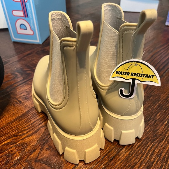 JEFFREY CAMPBELL Cream Play Pleu Rain Boots 8M Chunky Platform Ankle Chelsea NEW - Picture 7 of 7
